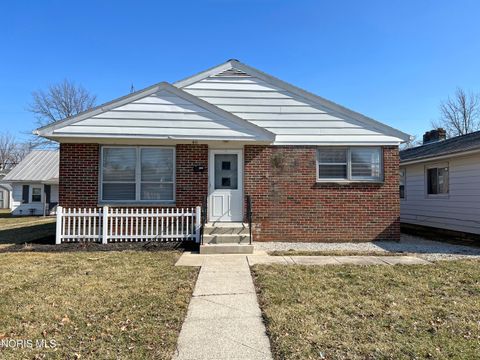 Photo of 411 S Collinwood Boulevard, Fremont, OH 43420 (MLS # 10006053)