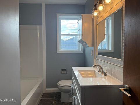 Tiny photo for 411 S Collinwood Boulevard, Fremont, OH 43420 (MLS # 10006053)