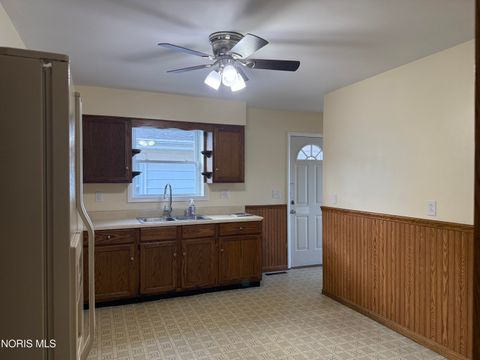 Tiny photo for 411 S Collinwood Boulevard, Fremont, OH 43420 (MLS # 10006053)