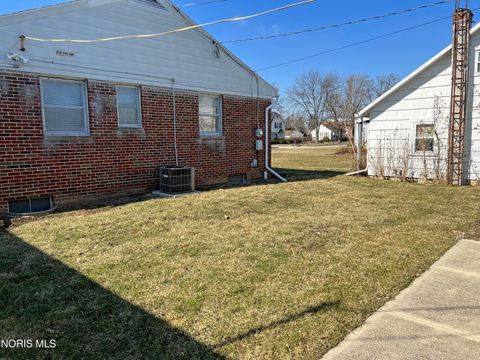 Tiny photo for 411 S Collinwood Boulevard, Fremont, OH 43420 (MLS # 10006053)