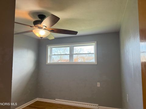 Tiny photo for 411 S Collinwood Boulevard, Fremont, OH 43420 (MLS # 10006053)