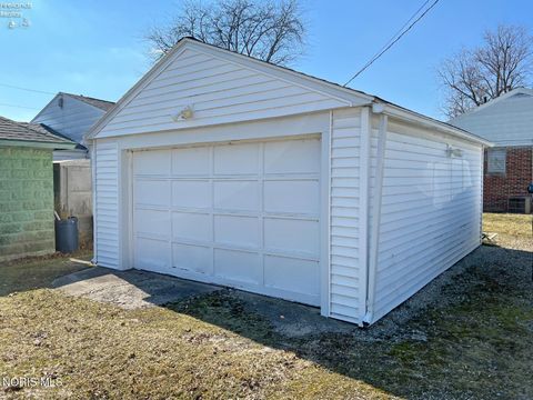 Tiny photo for 411 S Collinwood Boulevard, Fremont, OH 43420 (MLS # 10006053)