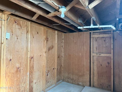 Tiny photo for 411 S Collinwood Boulevard, Fremont, OH 43420 (MLS # 10006053)