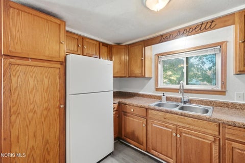 Tiny photo for 1543 Travis Drive, Toledo, OH 43612 (MLS # 10014076)