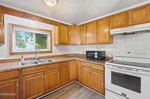 Tiny photo for 1543 Travis Drive, Toledo, OH 43612 (MLS # 10014076)