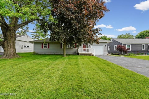 Homes For Sale - 220 E Yates Avenue<br/> Findlay, OH 45840