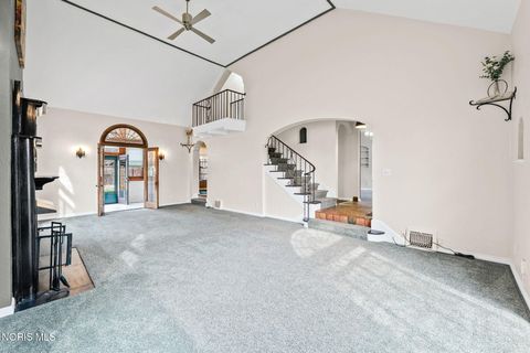 Tiny photo for 2235 Meadowwood Drive, Toledo, OH 43606 (MLS # 10005809)