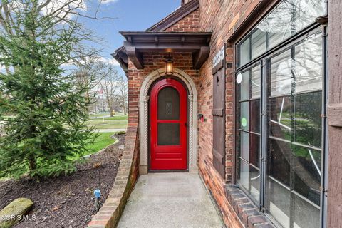 Tiny photo for 2235 Meadowwood Drive, Toledo, OH 43606 (MLS # 10005809)