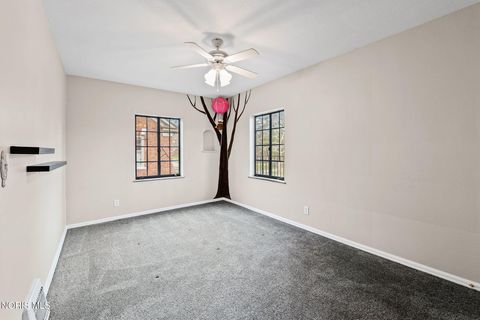 Tiny photo for 2235 Meadowwood Drive, Toledo, OH 43606 (MLS # 10005809)