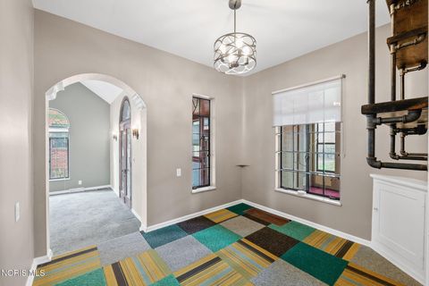 Tiny photo for 2235 Meadowwood Drive, Toledo, OH 43606 (MLS # 10005809)