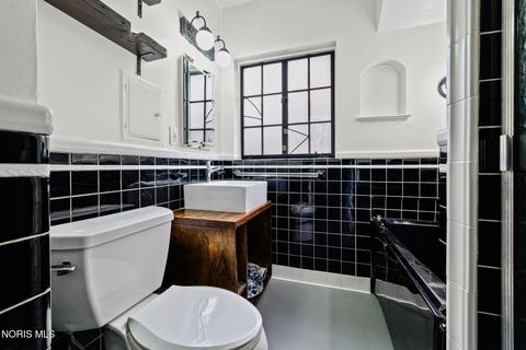 Tiny photo for 2235 Meadowwood Drive, Toledo, OH 43606 (MLS # 10005809)