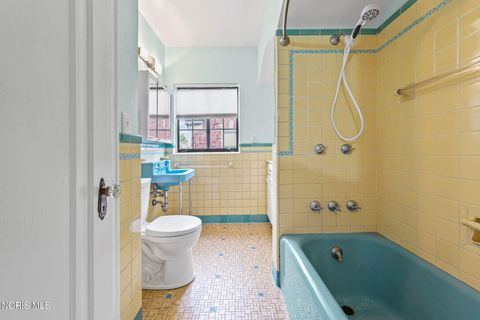 Tiny photo for 2235 Meadowwood Drive, Toledo, OH 43606 (MLS # 10005809)