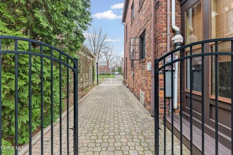 Tiny photo for 2235 Meadowwood Drive, Toledo, OH 43606 (MLS # 10005809)