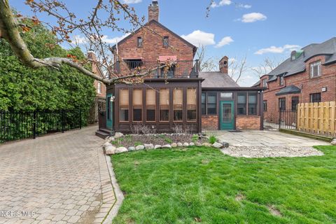 Tiny photo for 2235 Meadowwood Drive, Toledo, OH 43606 (MLS # 10005809)