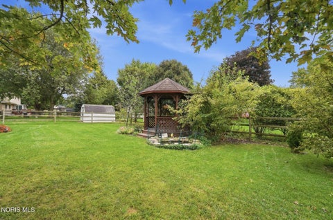 Tiny photo for 1579 Rosewood Drive, Bowling Green, OH 43402 (MLS # 10013637)