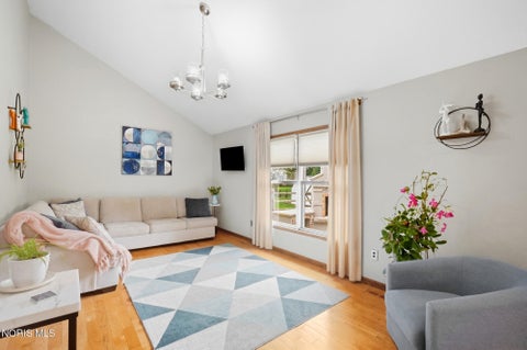 Tiny photo for 1579 Rosewood Drive, Bowling Green, OH 43402 (MLS # 10013637)
