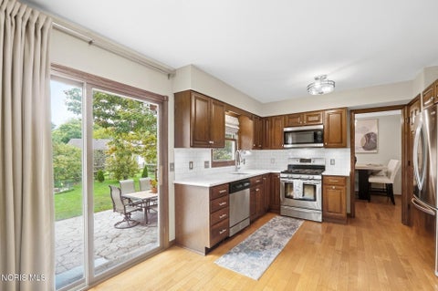 Tiny photo for 1579 Rosewood Drive, Bowling Green, OH 43402 (MLS # 10013637)