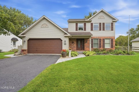 Photo of 1579 Rosewood Drive, Bowling Green, OH 43402 (MLS # 10013637)