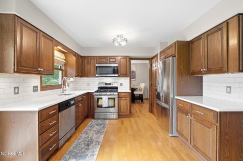 Tiny photo for 1579 Rosewood Drive, Bowling Green, OH 43402 (MLS # 10013637)