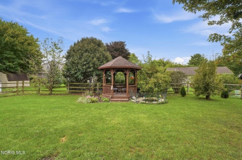 Tiny photo for 1579 Rosewood Drive, Bowling Green, OH 43402 (MLS # 10013637)