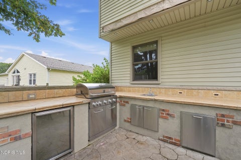 Tiny photo for 1579 Rosewood Drive, Bowling Green, OH 43402 (MLS # 10013637)