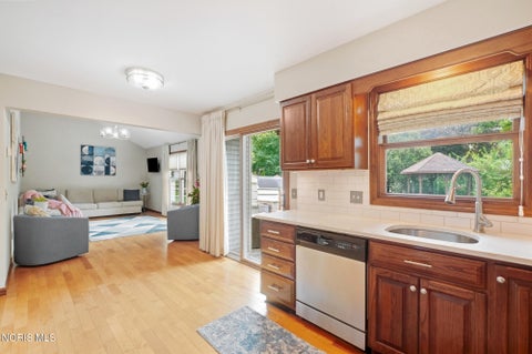 Tiny photo for 1579 Rosewood Drive, Bowling Green, OH 43402 (MLS # 10013637)