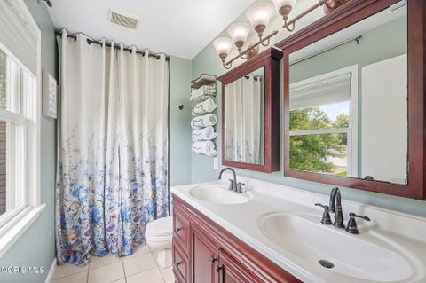 Tiny photo for 1579 Rosewood Drive, Bowling Green, OH 43402 (MLS # 10013637)