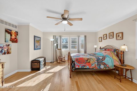 Tiny photo for 425 S Ridge Drive, Perrysburg, OH 43551 (MLS # 10005183)