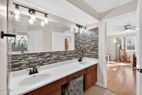 Tiny photo for 425 S Ridge Drive, Perrysburg, OH 43551 (MLS # 10005183)