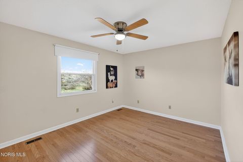 Tiny photo for 425 S Ridge Drive, Perrysburg, OH 43551 (MLS # 10005183)