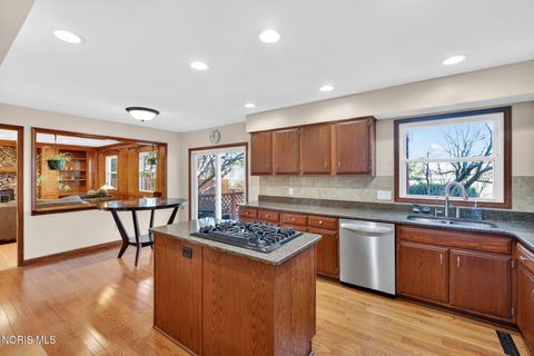 Tiny photo for 425 S Ridge Drive, Perrysburg, OH 43551 (MLS # 10005183)