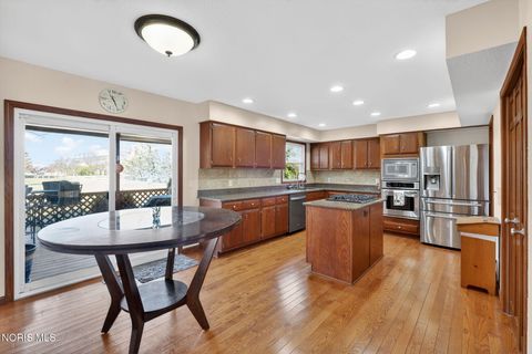 Tiny photo for 425 S Ridge Drive, Perrysburg, OH 43551 (MLS # 10005183)