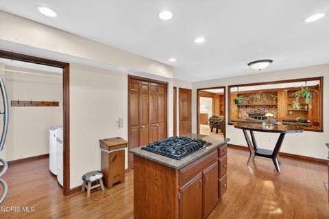 Tiny photo for 425 S Ridge Drive, Perrysburg, OH 43551 (MLS # 10005183)