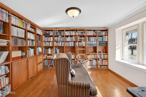 Tiny photo for 425 S Ridge Drive, Perrysburg, OH 43551 (MLS # 10005183)