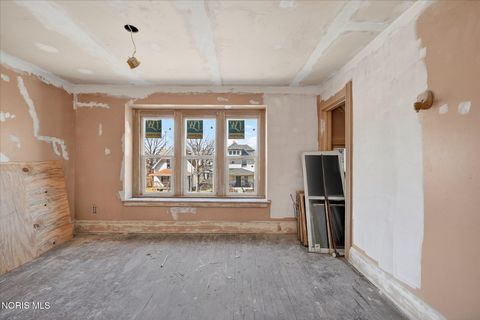 Tiny photo for 3240 N Detroit Avenue, Toledo, OH 43610 (MLS # 10004889)