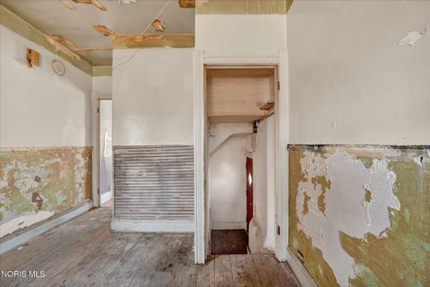 Tiny photo for 3240 N Detroit Avenue, Toledo, OH 43610 (MLS # 10004889)