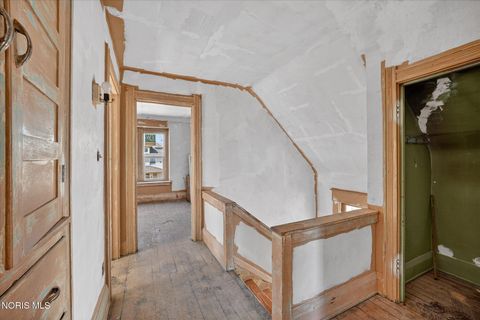 Tiny photo for 3240 N Detroit Avenue, Toledo, OH 43610 (MLS # 10004889)