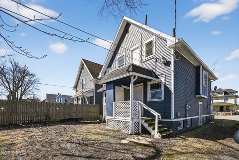 Tiny photo for 3240 N Detroit Avenue, Toledo, OH 43610 (MLS # 10004889)