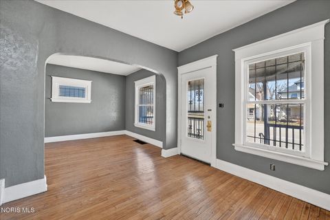 Tiny photo for 3240 N Detroit Avenue, Toledo, OH 43610 (MLS # 10004889)