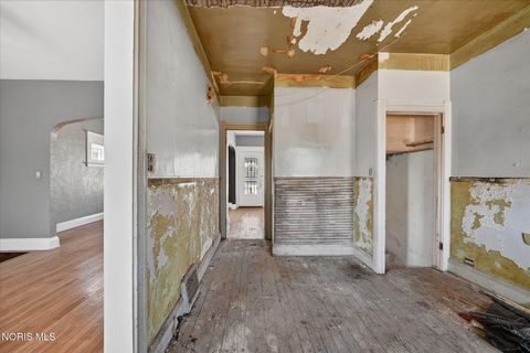 Tiny photo for 3240 N Detroit Avenue, Toledo, OH 43610 (MLS # 10004889)