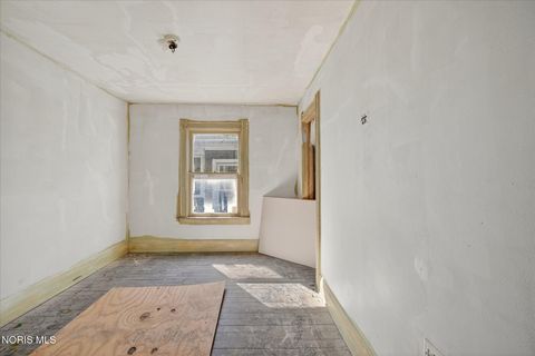 Tiny photo for 3240 N Detroit Avenue, Toledo, OH 43610 (MLS # 10004889)