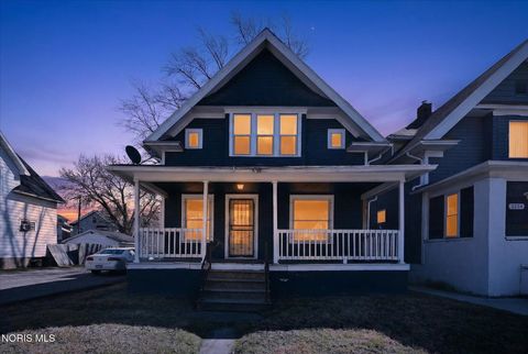 Photo of 3240 N Detroit Avenue, Toledo, OH 43610 (MLS # 10004889)