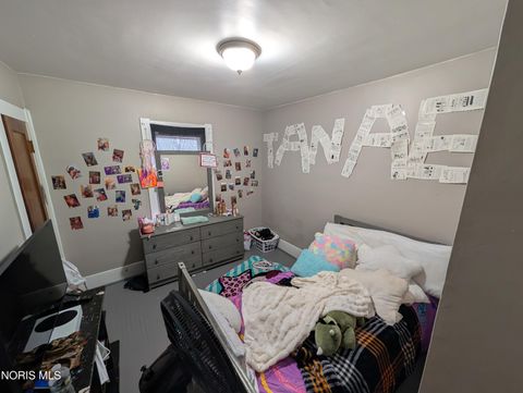Tiny photo for 626 Geneva Avenue, Toledo, OH 43609 (MLS # 10007778)