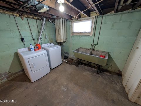 Tiny photo for 626 Geneva Avenue, Toledo, OH 43609 (MLS # 10007778)