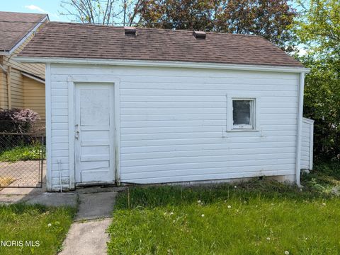 Tiny photo for 626 Geneva Avenue, Toledo, OH 43609 (MLS # 10007778)