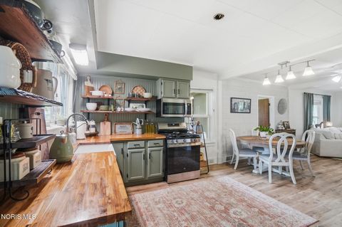 Tiny photo for 2115 Albon Road, Holland, OH 43528 (MLS # 10007892)
