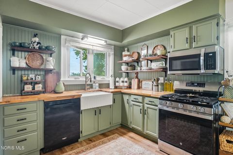 Tiny photo for 2115 Albon Road, Holland, OH 43528 (MLS # 10007892)