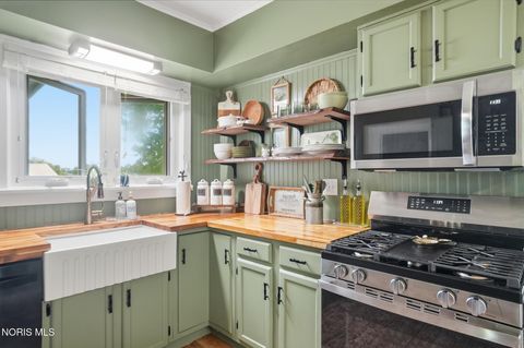 Tiny photo for 2115 Albon Road, Holland, OH 43528 (MLS # 10007892)