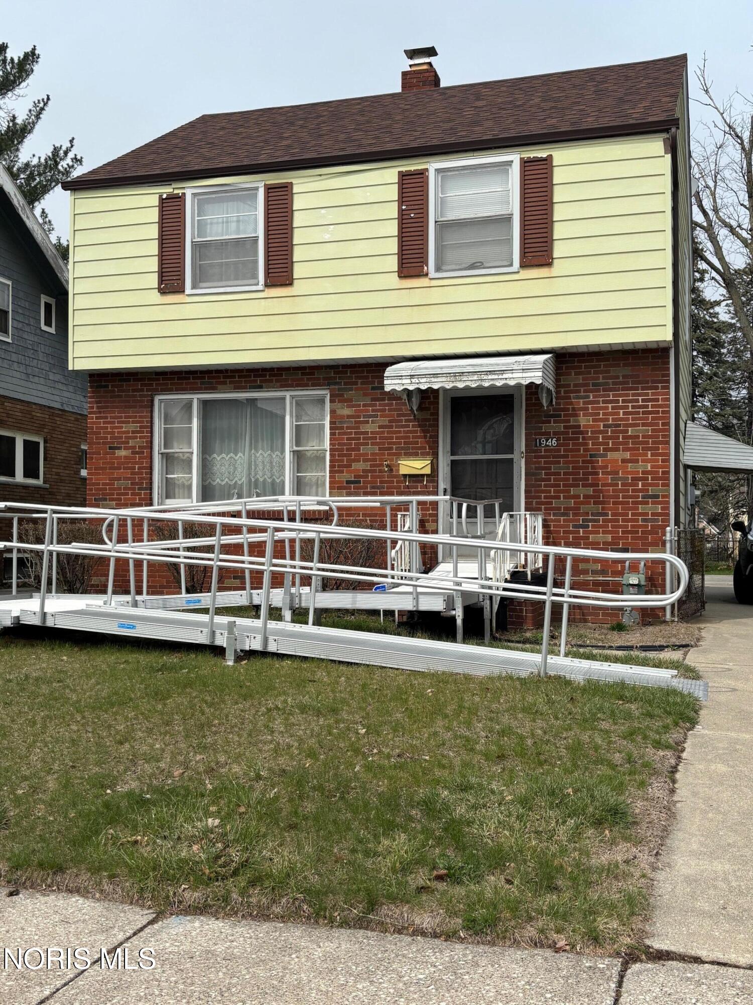 1946 Oakwood Avenue