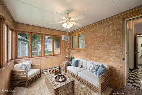 Tiny photo for 231 W State Line Road, Toledo, OH 43612 (MLS # 10014540)